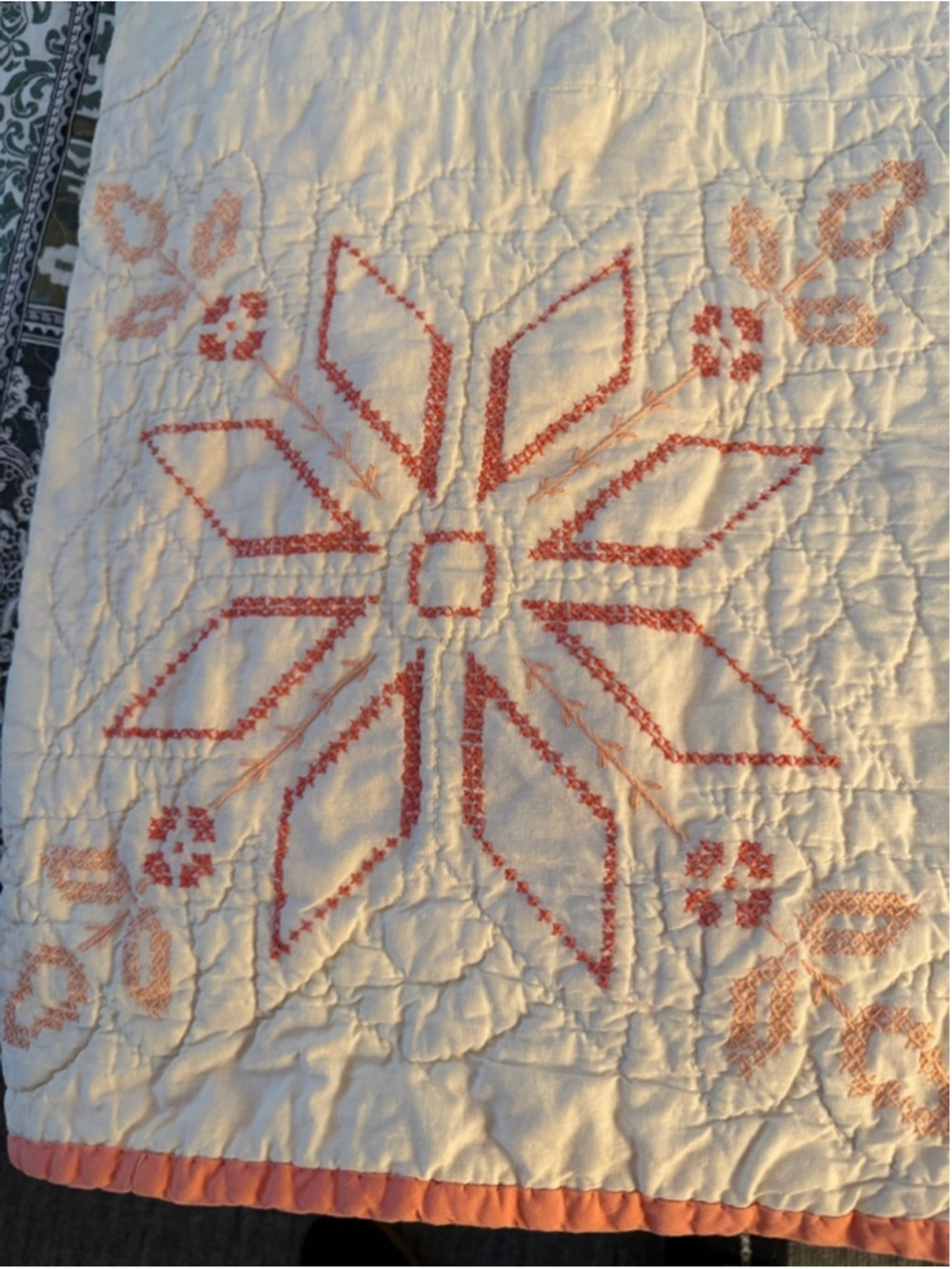 Vintage Handmade Quilt Hand Quilted Embroidered Floral Star 79x90 Full Queen Cot - Picture 4 of 13